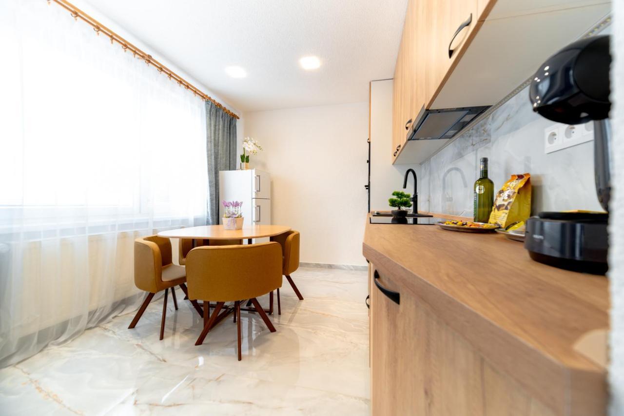 Apartman Discreet Kysucke Nove Mesto Extérieur photo
