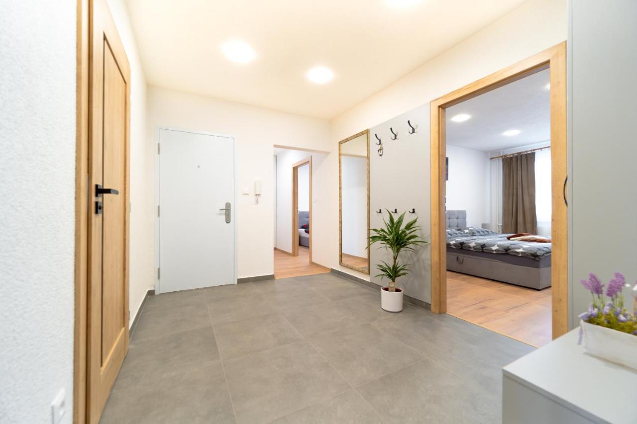 Apartman Discreet Kysucke Nove Mesto Extérieur photo
