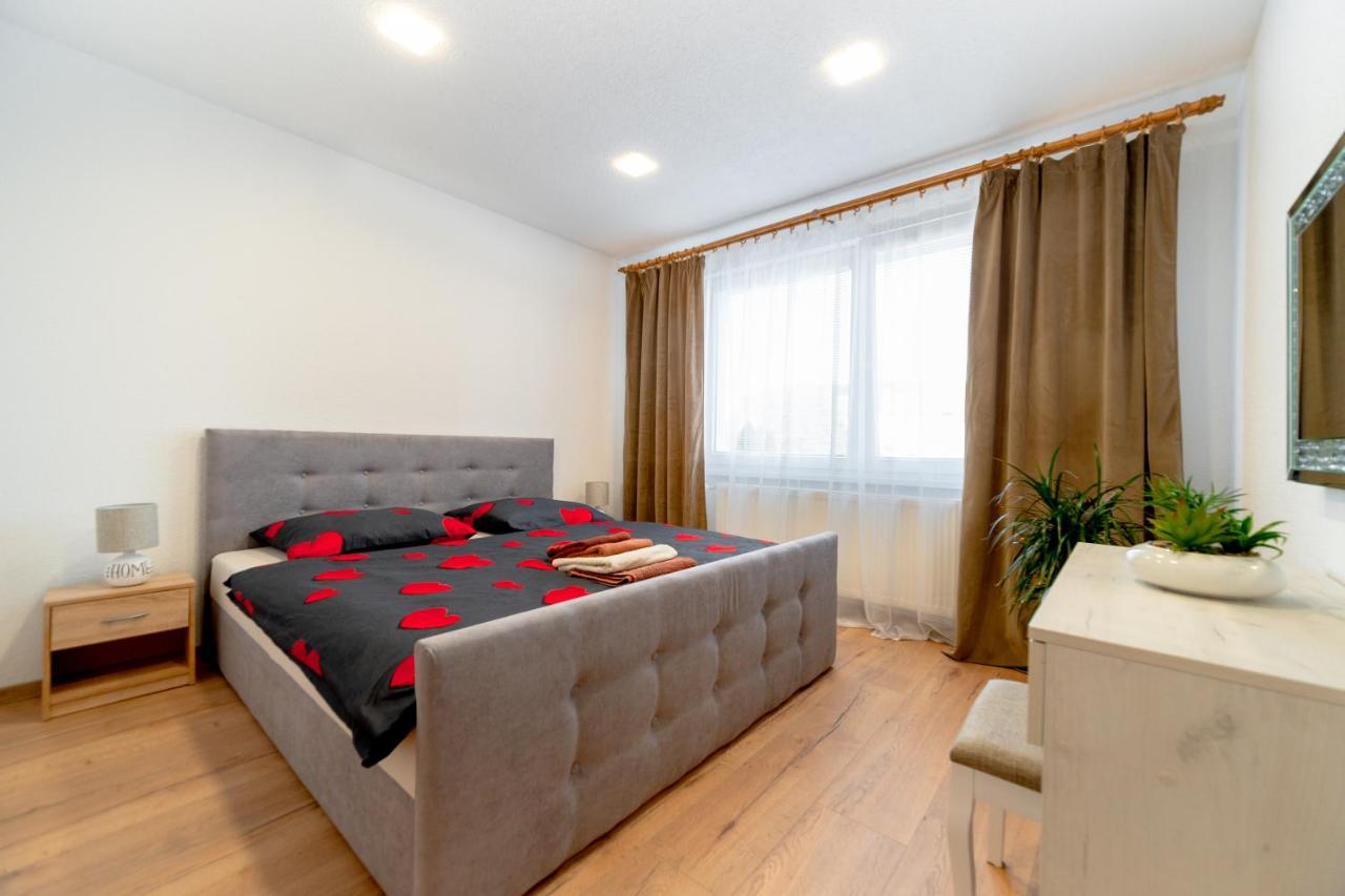 Apartman Discreet Kysucke Nove Mesto Extérieur photo